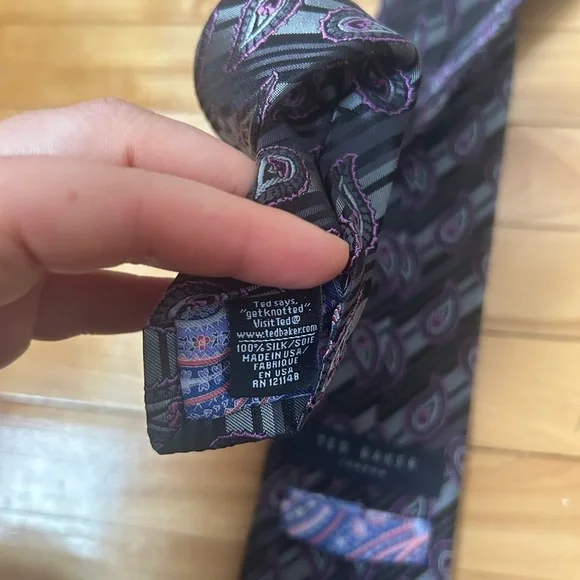 Ted Baker 100% Silk made in USA tie, grey purple paisley all over print - Picture 5 of 7